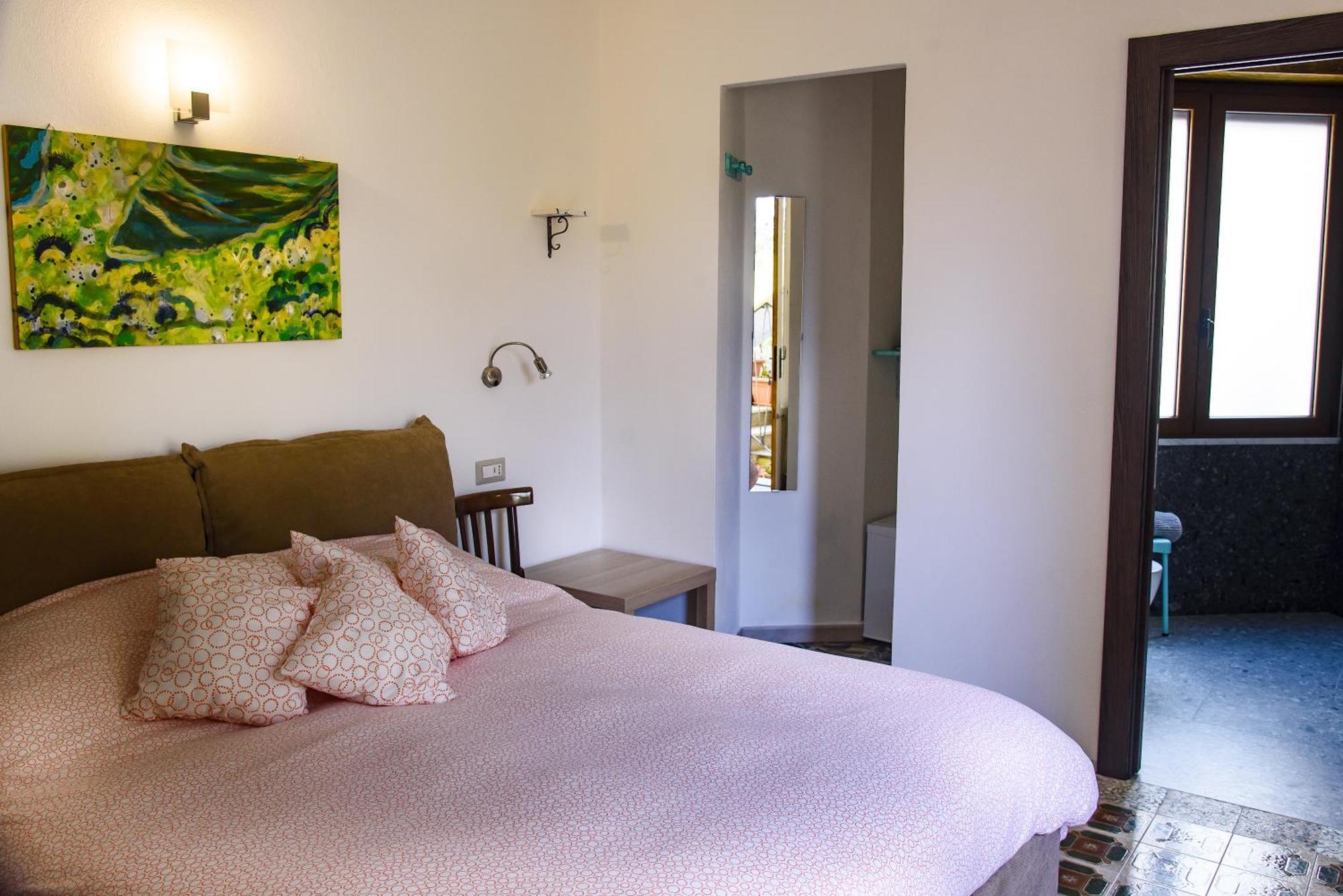 Il Giardino Di Tatiana Rooms & Breakfast La Maddalena  Bagian luar foto