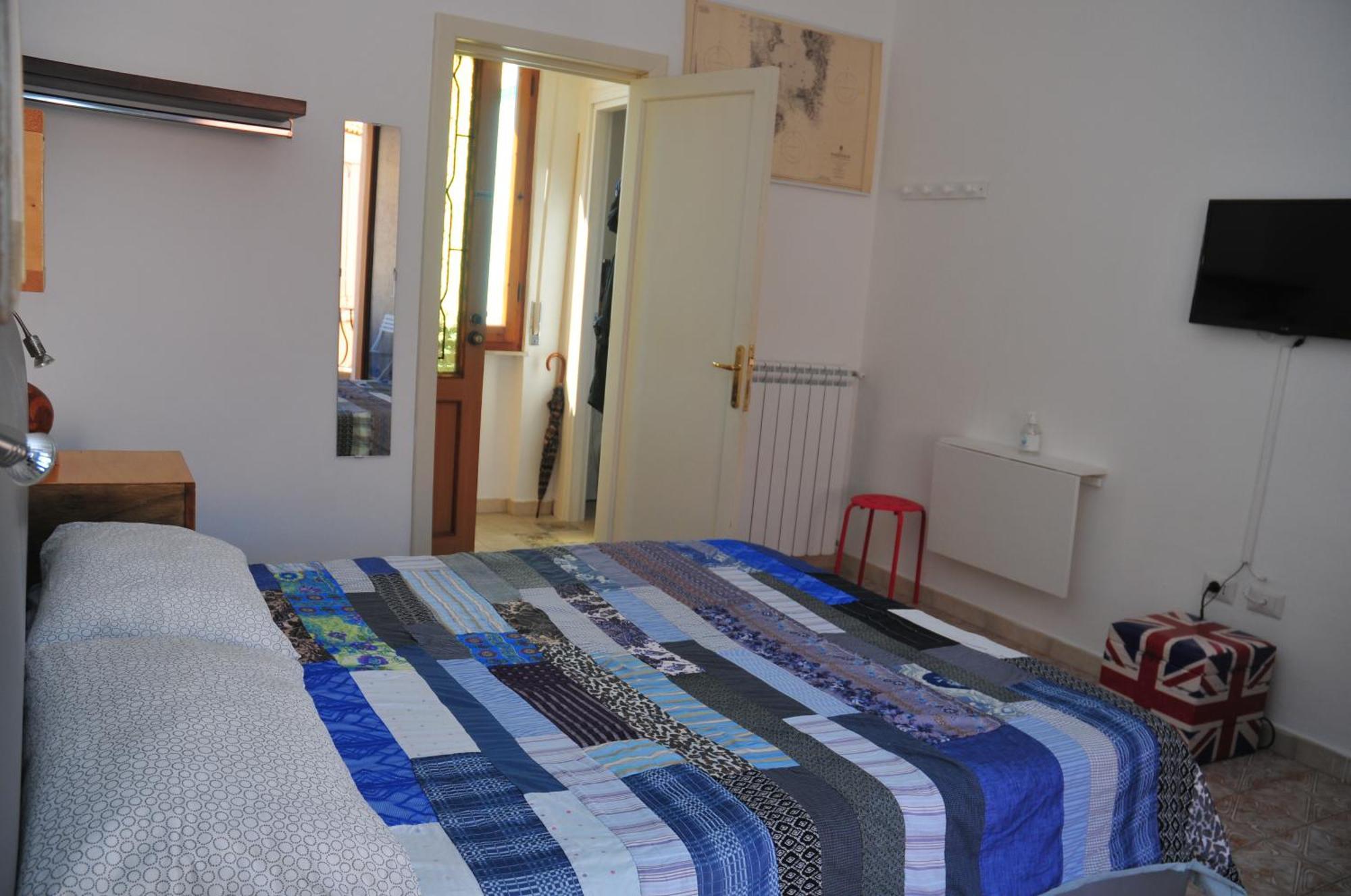 Il Giardino Di Tatiana Rooms & Breakfast La Maddalena  Ruang foto